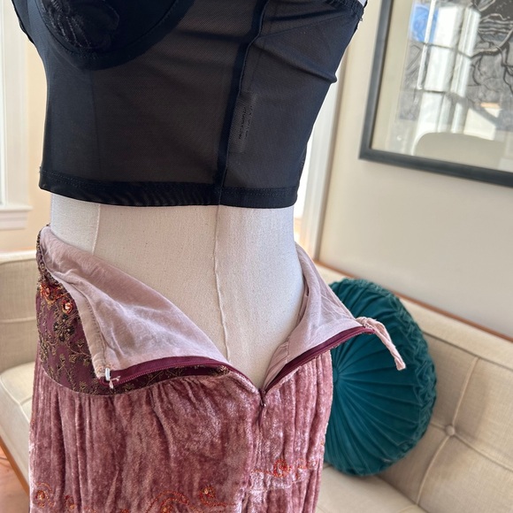 Incredible Velvet Tiered Skirt, Vintage India - Picture 7 of 16